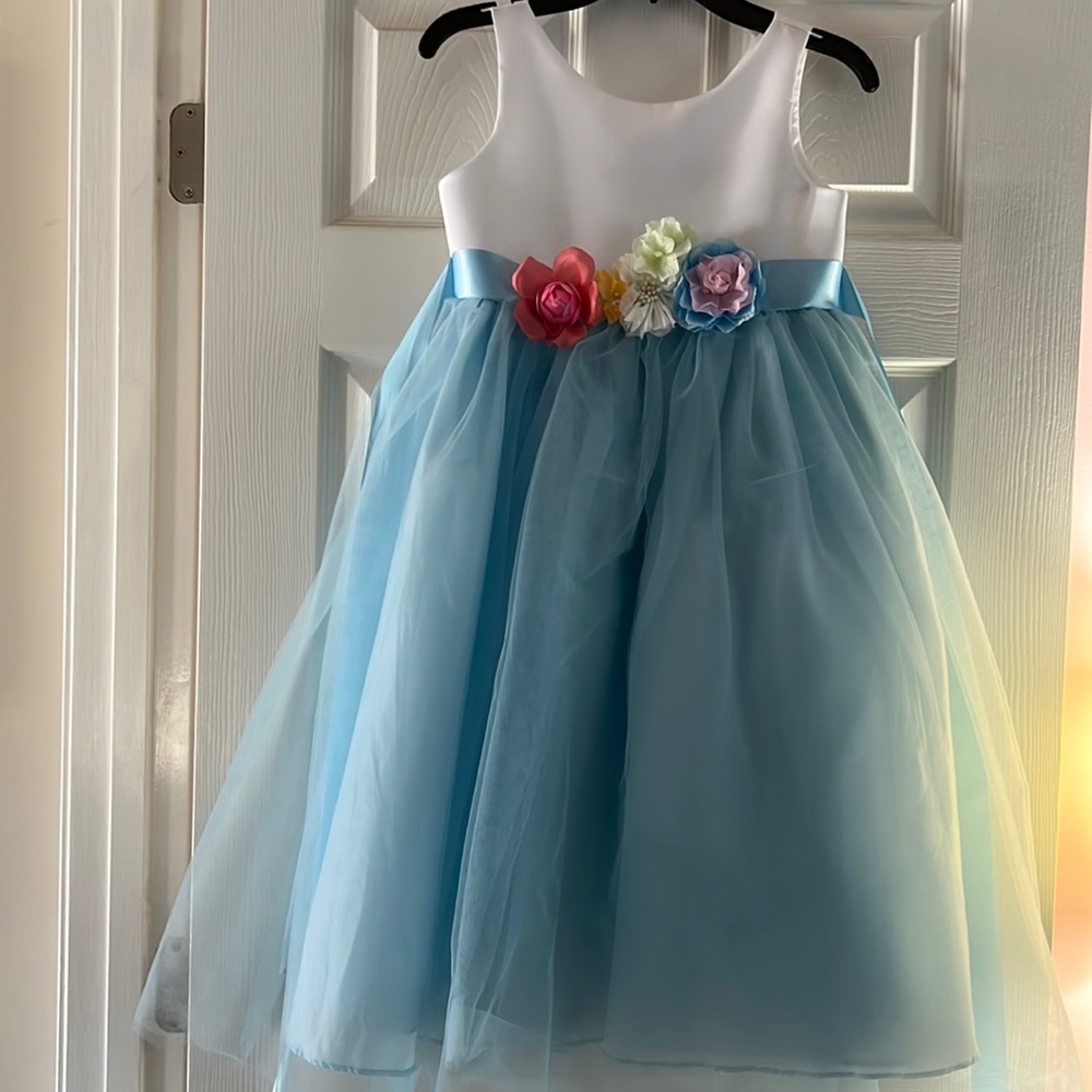 Girls dress